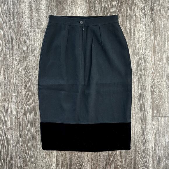 Vintage Valentino Miss V 100% Wool Pencil Skirt Black Velvet Hem Classic Elegant - Picture 4 of 14